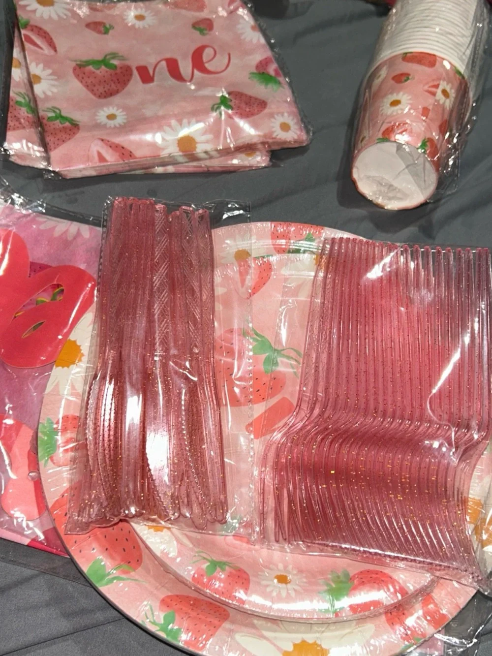 Pink Strawberry & Daisy Disposable Party Tableware Set